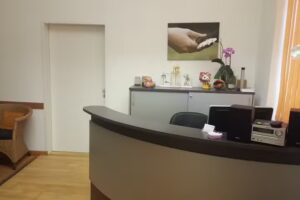 Dr. Wolfgang Henninger